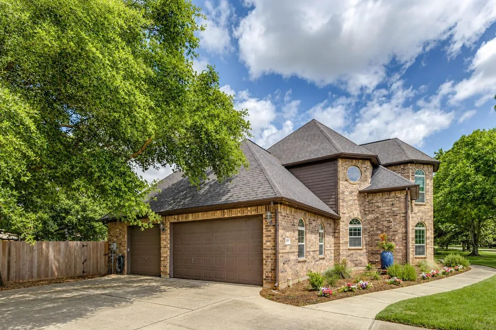 5327 Whitmore Street Fulshear, TX 77441