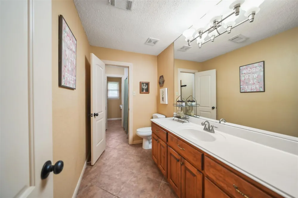 4409 Avenue J Santa Fe, TX 77510