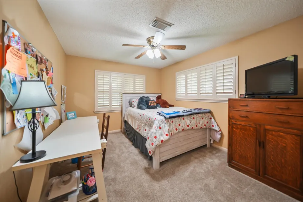 4409 Avenue J Santa Fe, TX 77510