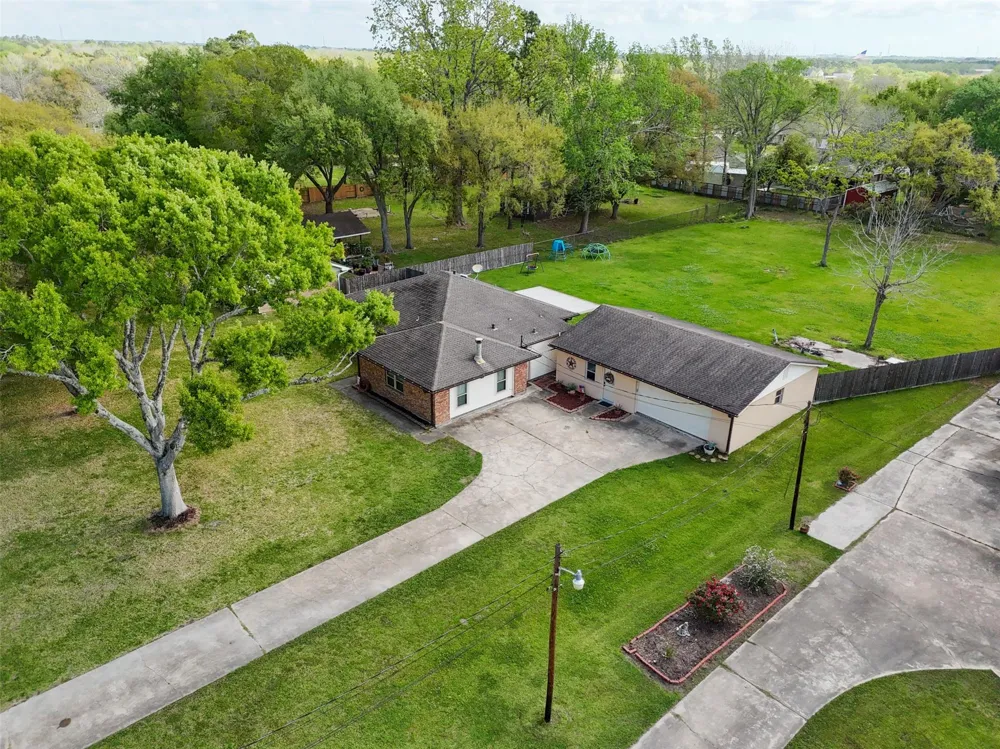 4409 Avenue J Santa Fe, TX 77510