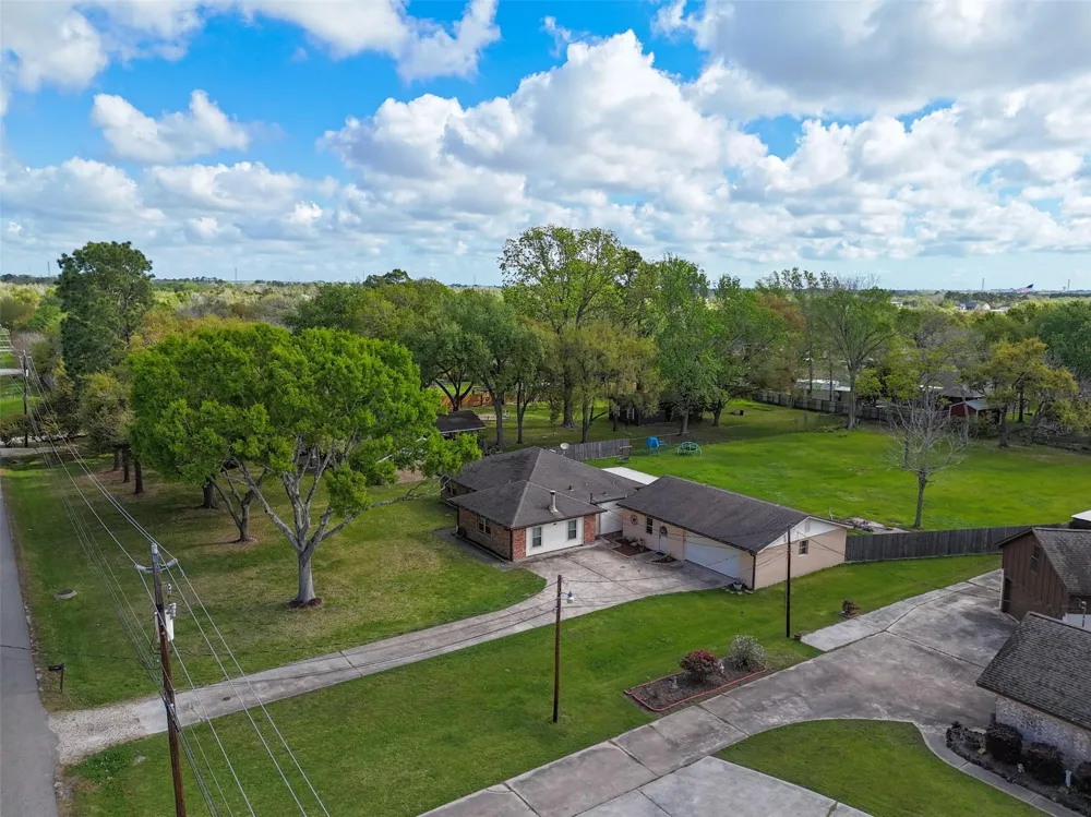 4409 Avenue J Santa Fe, TX 77510