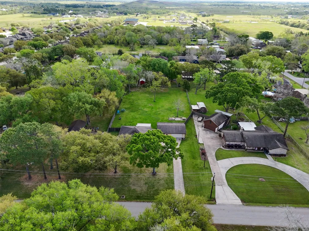 4409 Avenue J Santa Fe, TX 77510