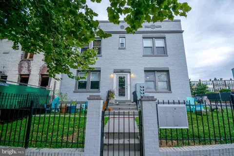1601 ISHERWOOD STREET NE #1