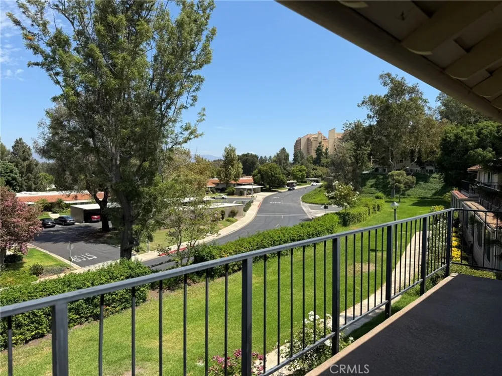 5348 Algarrobo #O Laguna Woods, CA 92637