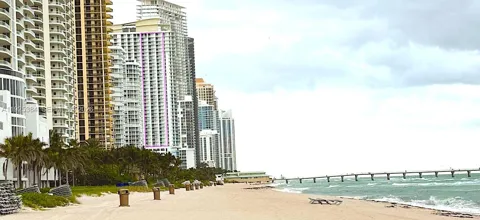 16699 Collins Ave #2701