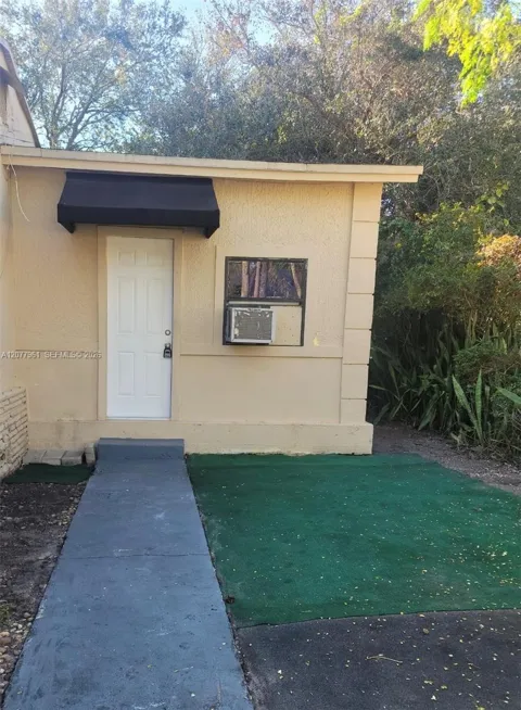 842 NW 107 St #Efficiency