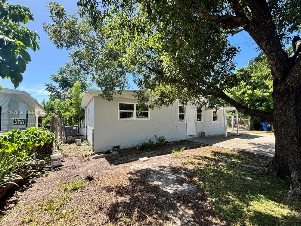 5438 Fourth Ave Fort Myers, FL 33907