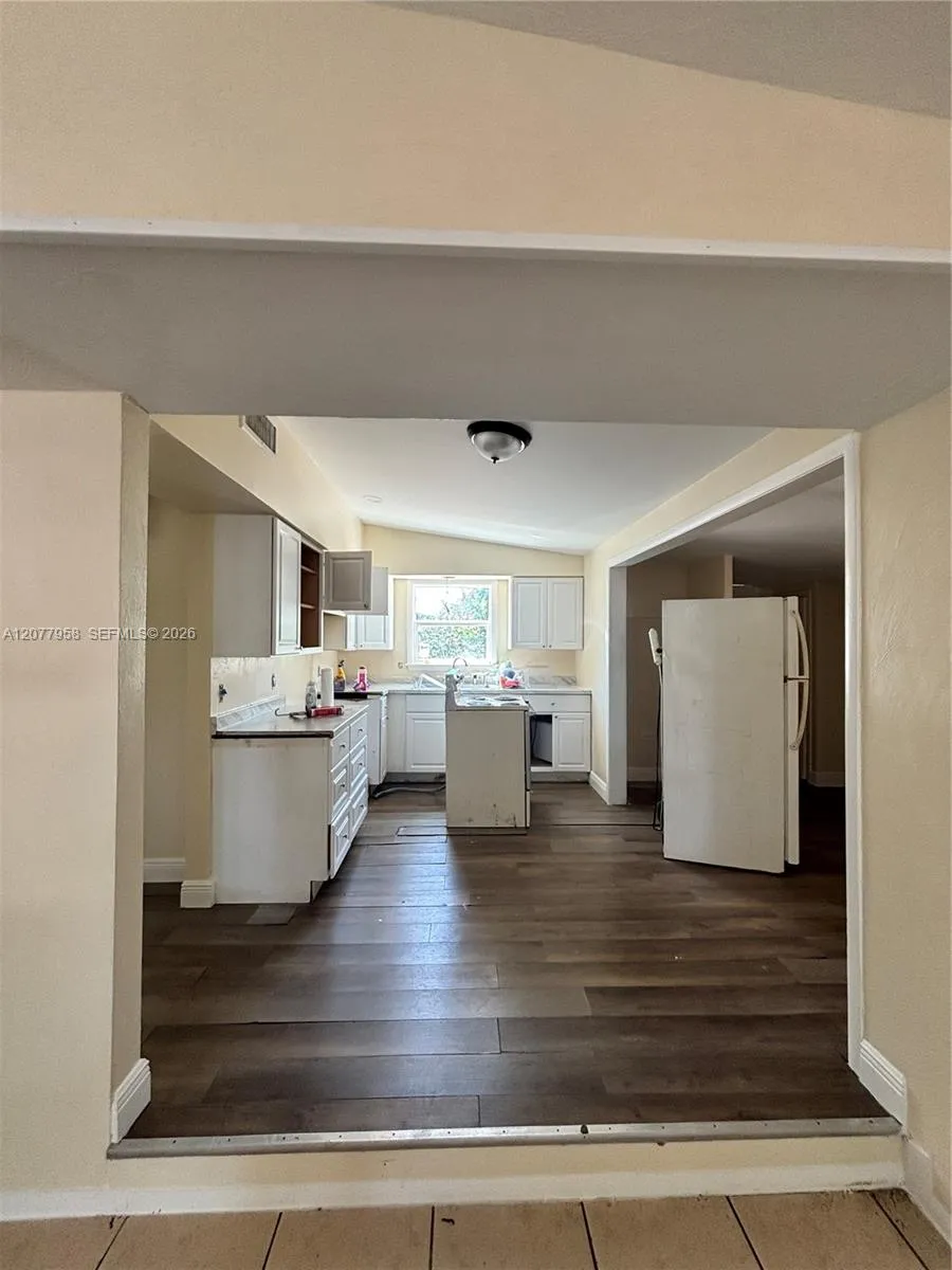 5438 Fourth Ave Fort Myers, FL 33907