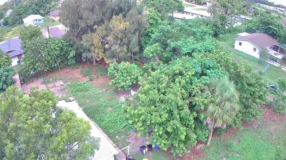 5438 Fourth Ave Fort Myers, FL 33907