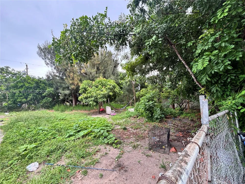 5438 Fourth Ave Fort Myers, FL 33907