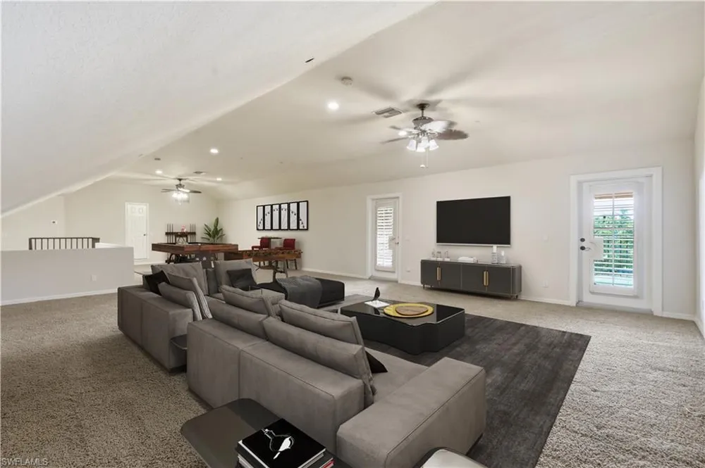 18241 Riverwind Drive Alva, FL 33920