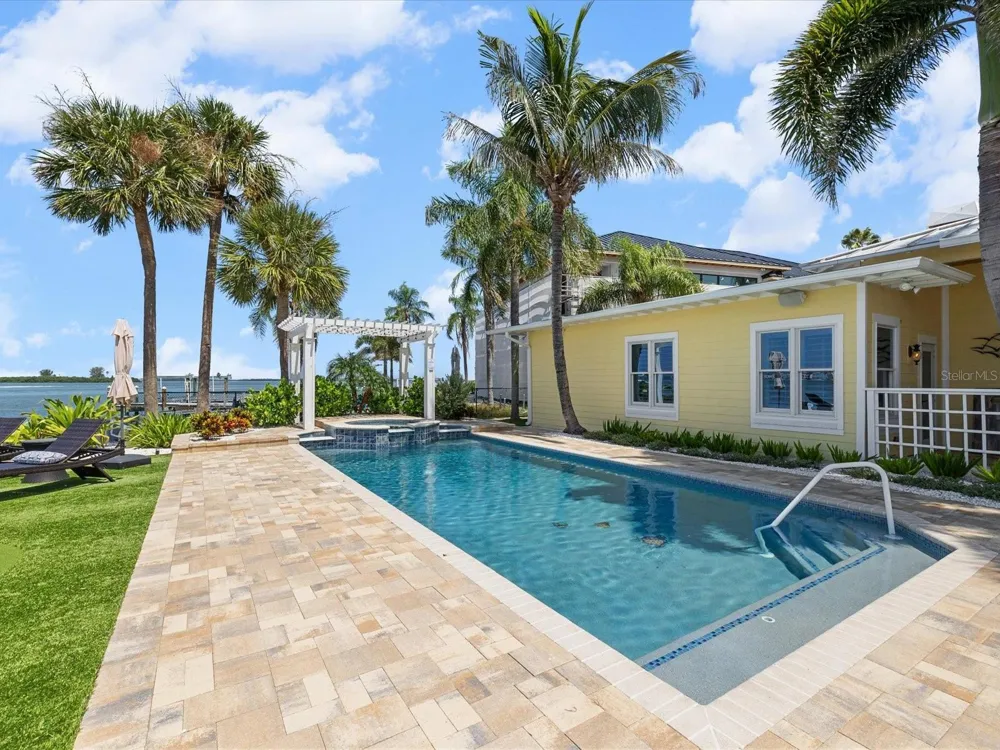 1828 VENETIAN POINT DRIVE Clearwater, FL 33755