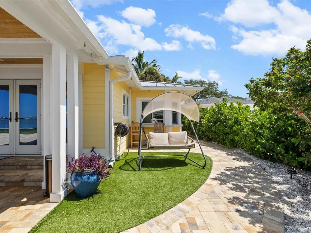 1828 VENETIAN POINT DRIVE Clearwater, FL 33755