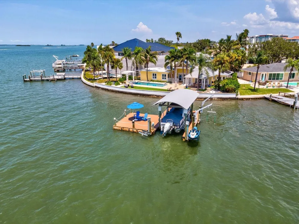 1828 VENETIAN POINT DRIVE Clearwater, FL 33755