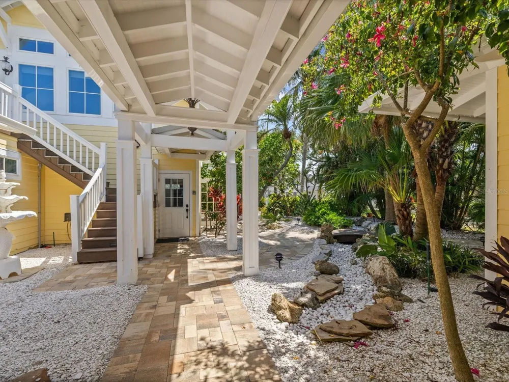 1828 VENETIAN POINT DRIVE Clearwater, FL 33755