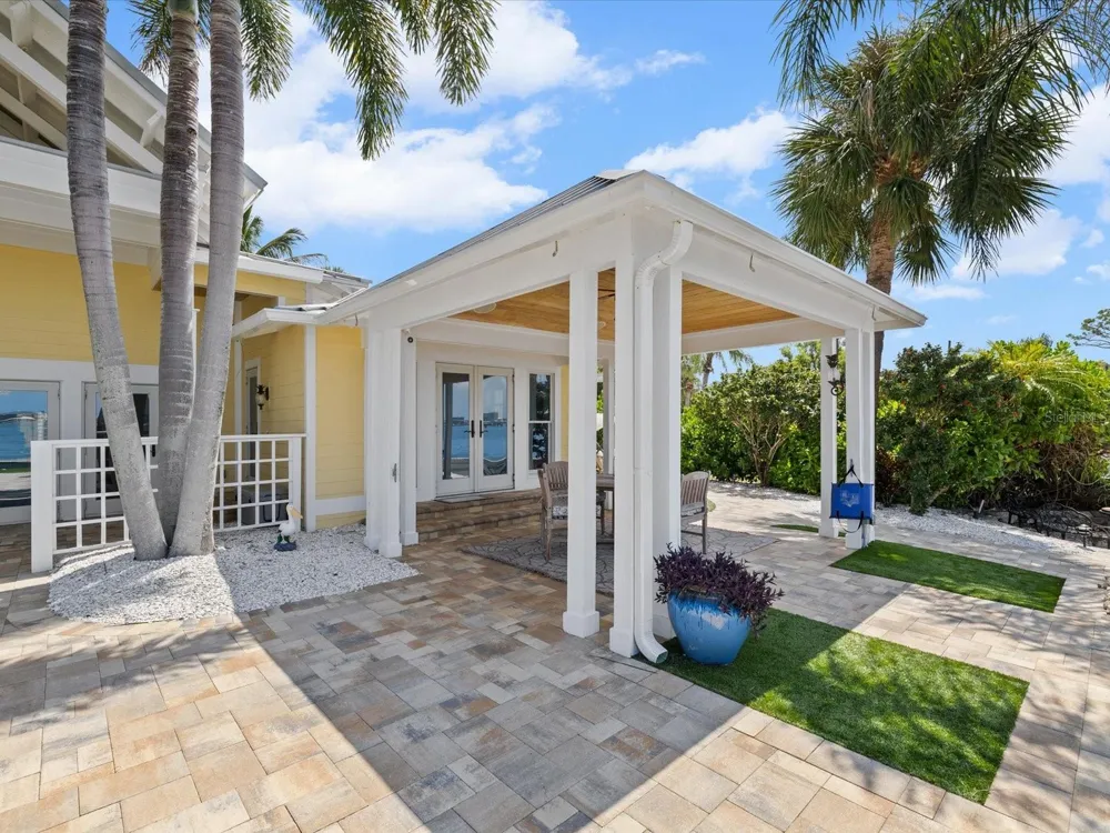 1828 VENETIAN POINT DRIVE Clearwater, FL 33755