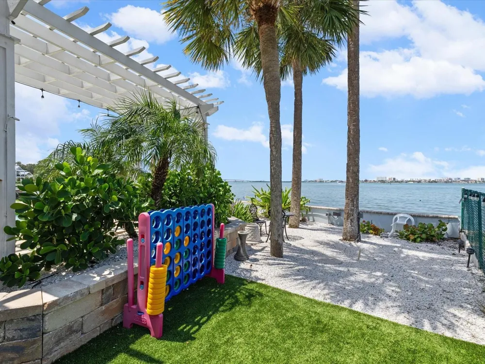 1828 VENETIAN POINT DRIVE Clearwater, FL 33755