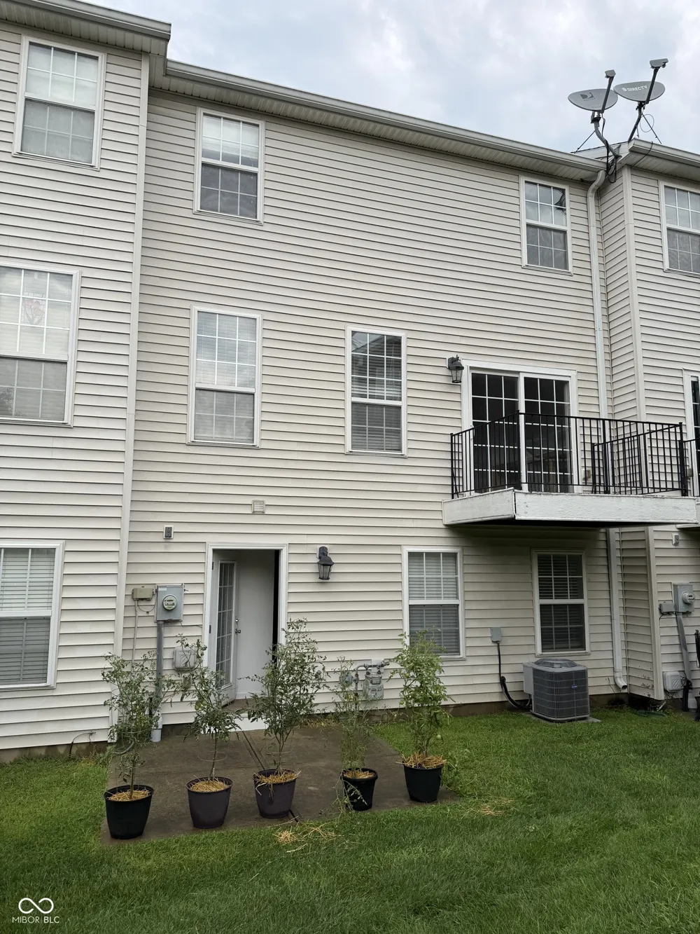 9461 Tanhurst Drive Indianapolis, IN 46250