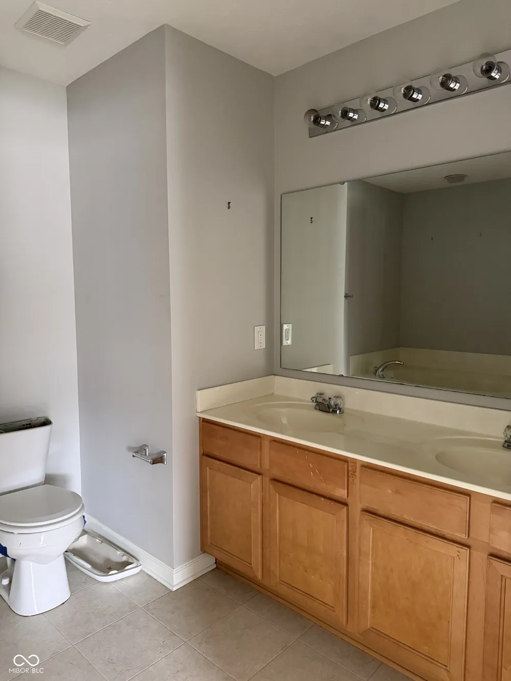 9461 Tanhurst Drive Indianapolis, IN 46250