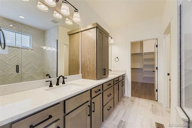 8942 S Riviera Way Aurora, CO 80016