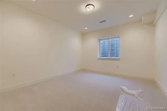 8942 S Riviera Way Aurora, CO 80016