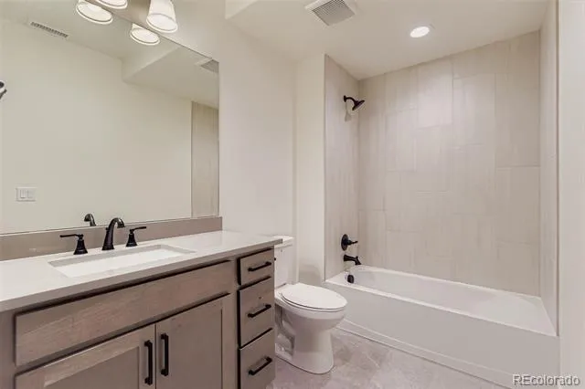 8942 S Riviera Way Aurora, CO 80016