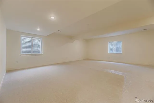 8942 S Riviera Way Aurora, CO 80016