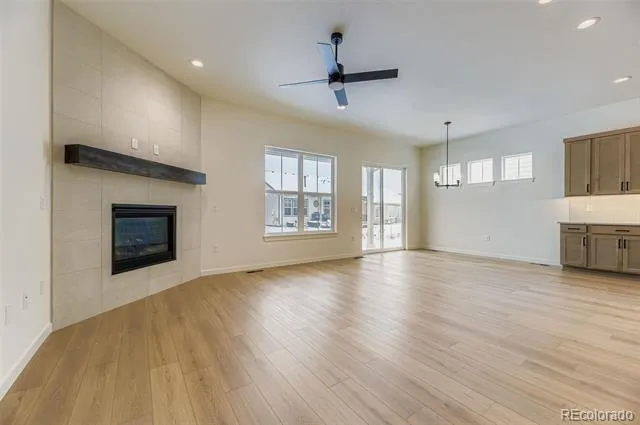 8942 S Riviera Way Aurora, CO 80016