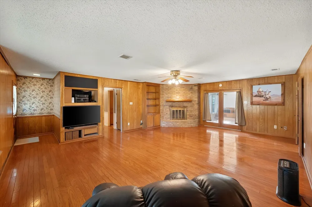 313 Wesley Corsicana, TX 75110