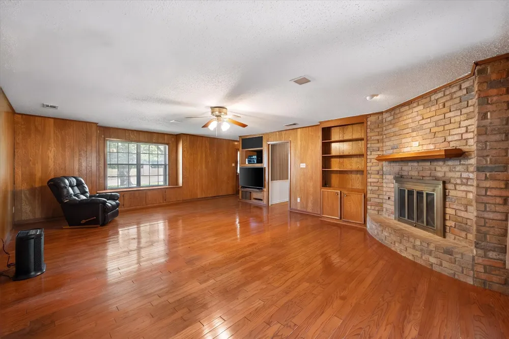 313 Wesley Corsicana, TX 75110