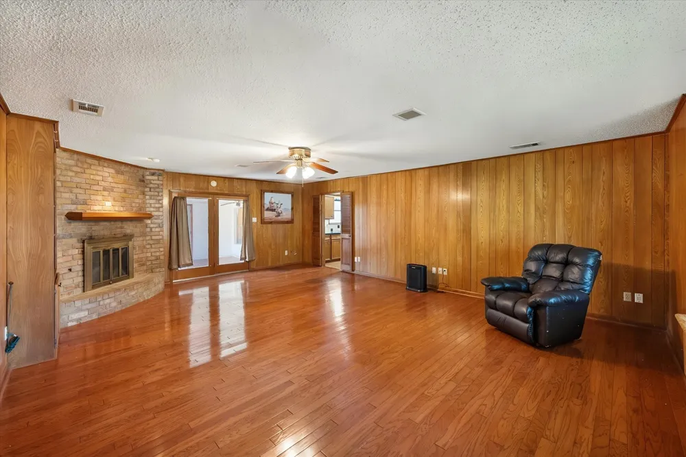 313 Wesley Corsicana, TX 75110
