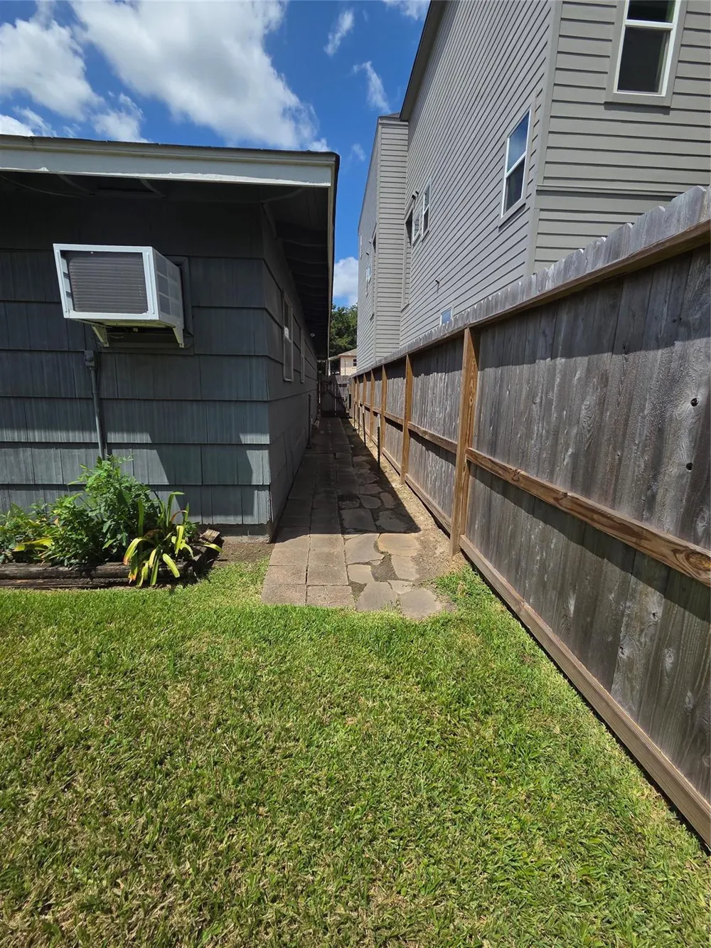 2306 Reinerman Street Houston, TX 77007