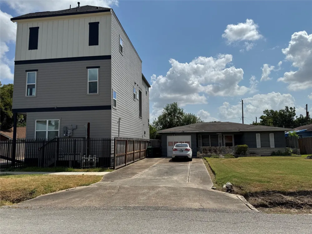 2306 Reinerman Street Houston, TX 77007