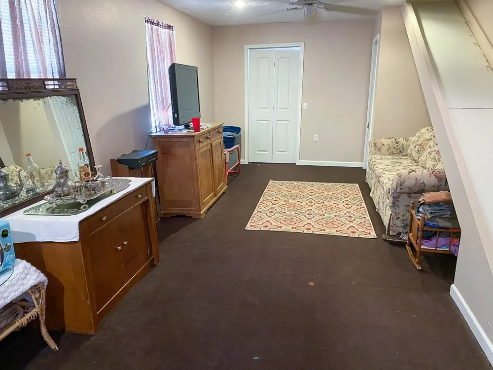 3812 Fm 356 Onalaska, TX 77360