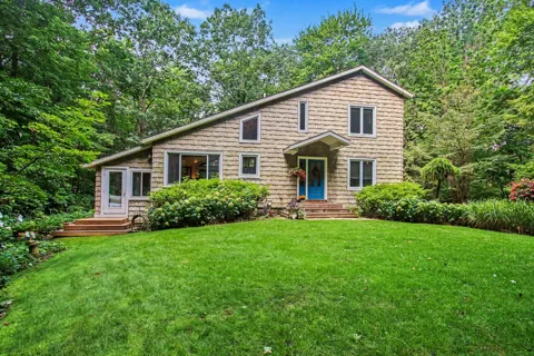 1735 Darling Lane