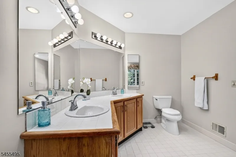 46 Waverly Pl South Brunswick, NJ 08852
