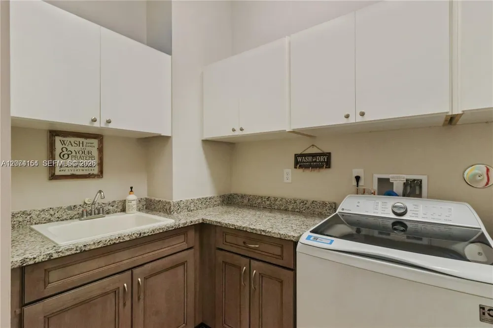 11812 S Cantal Cir S Parkland, FL 33076