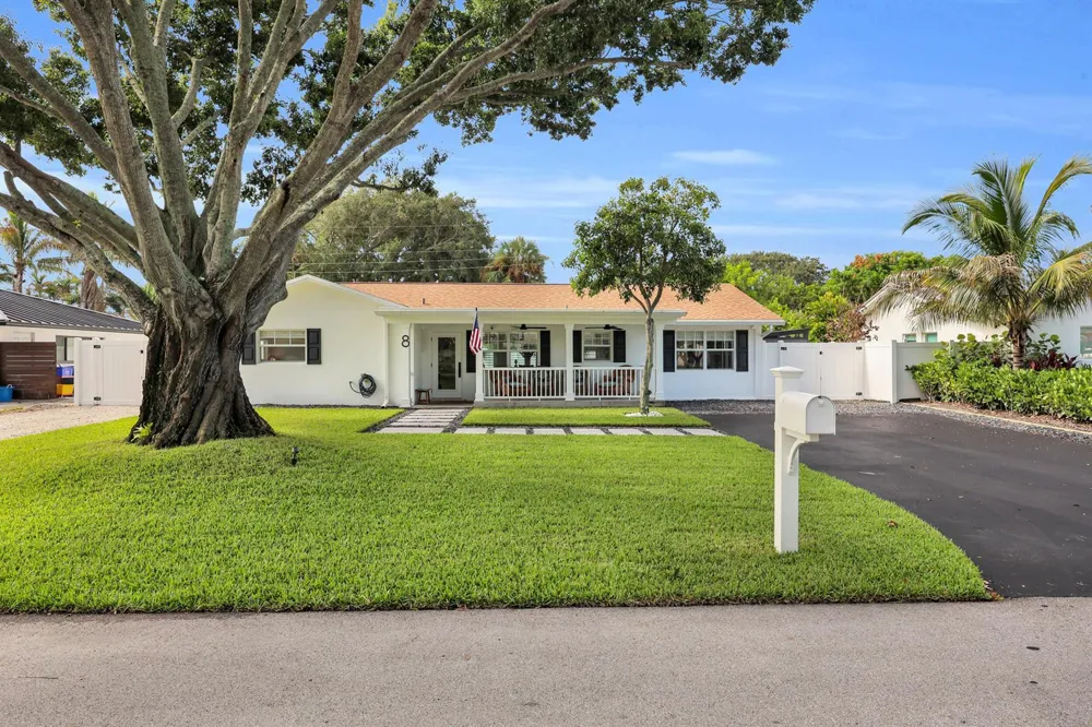 8 WINDSOR ROAD W Jupiter, FL 33469