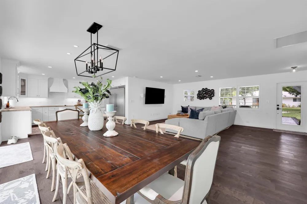 8 WINDSOR ROAD W Jupiter, FL 33469