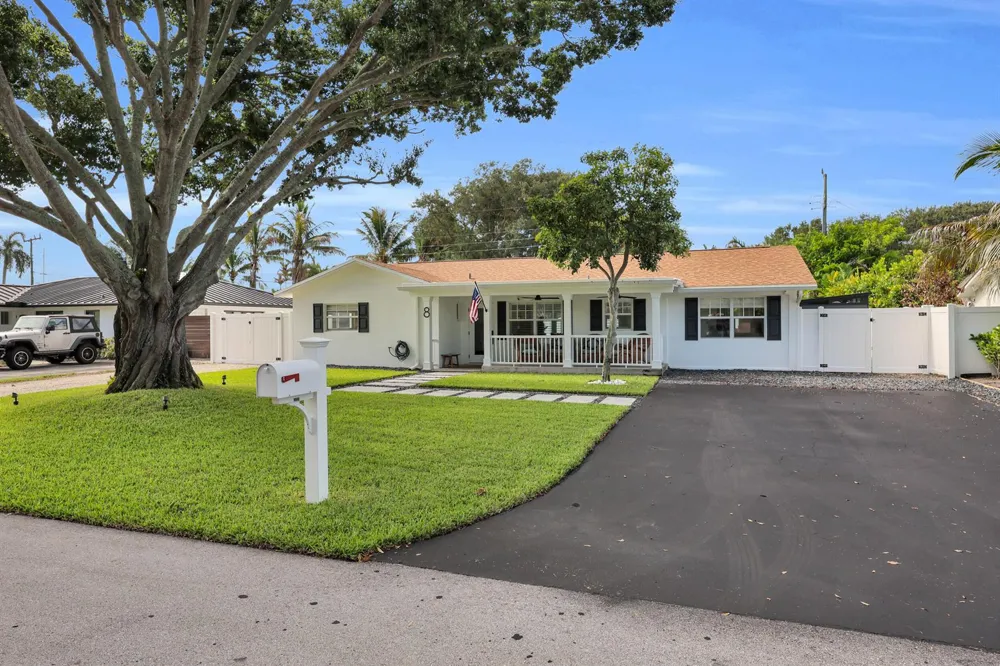 8 WINDSOR ROAD W Jupiter, FL 33469