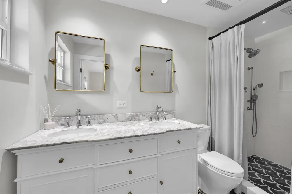 8 WINDSOR ROAD W Jupiter, FL 33469