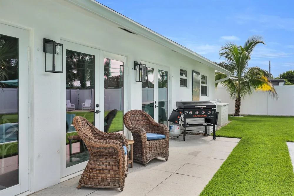8 WINDSOR ROAD W Jupiter, FL 33469
