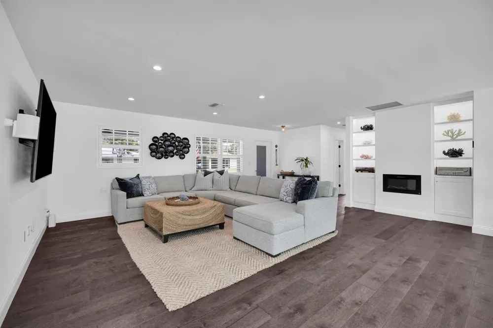 8 WINDSOR ROAD W Jupiter, FL 33469
