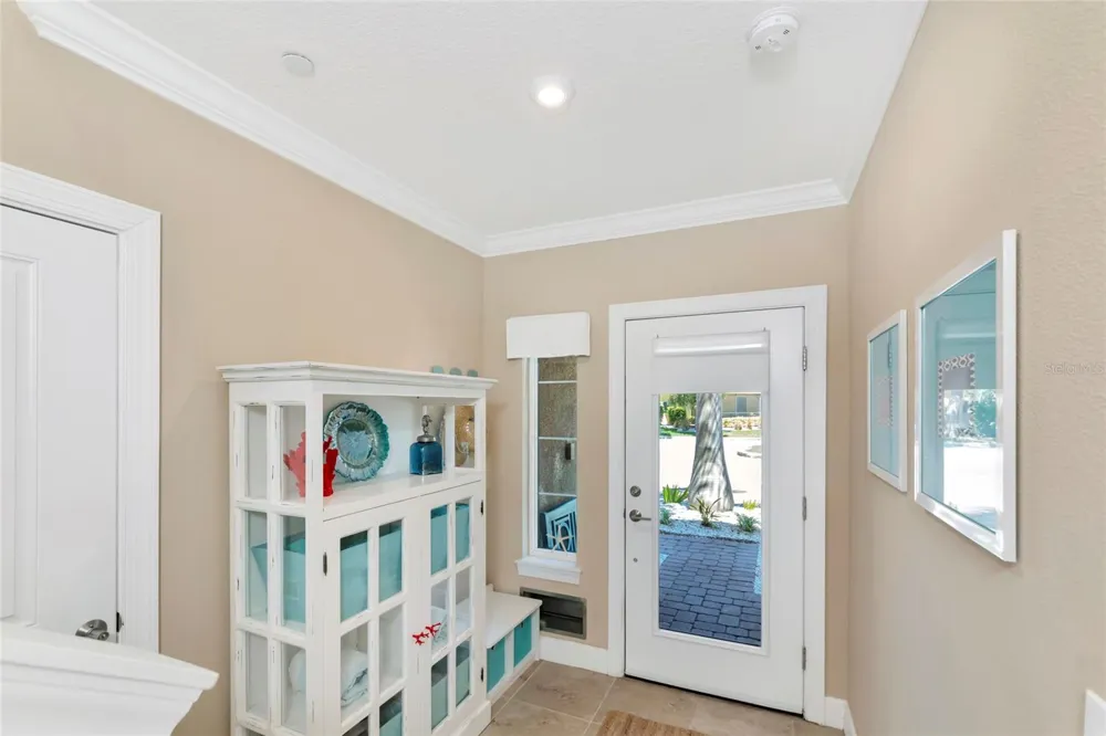 5589 CANNES CIRCLE #4-102 Sarasota, FL 34231