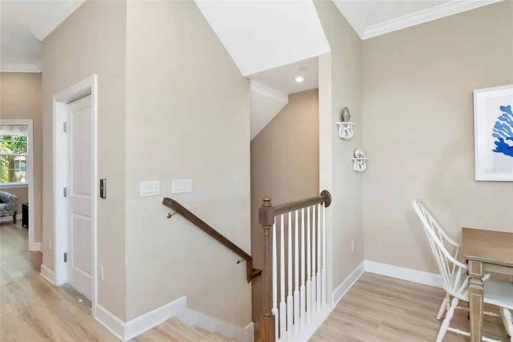 5589 CANNES CIRCLE #4-102 Sarasota, FL 34231