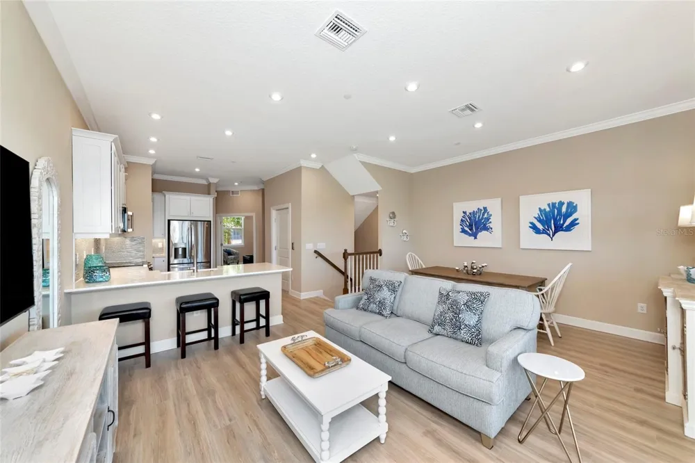 5589 CANNES CIRCLE #4-102 Sarasota, FL 34231