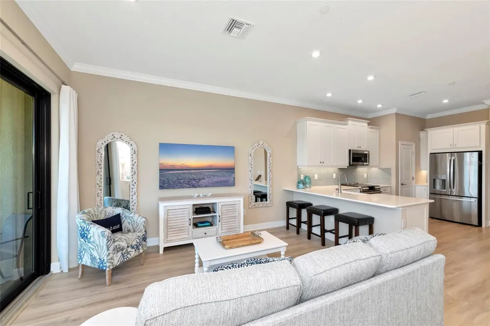 5589 CANNES CIRCLE #4-102 Sarasota, FL 34231