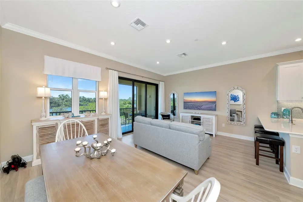 5589 CANNES CIRCLE #4-102 Sarasota, FL 34231