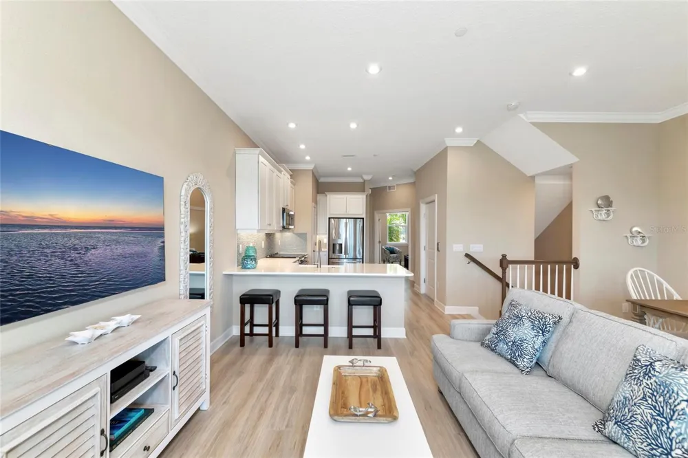 5589 CANNES CIRCLE #4-102 Sarasota, FL 34231