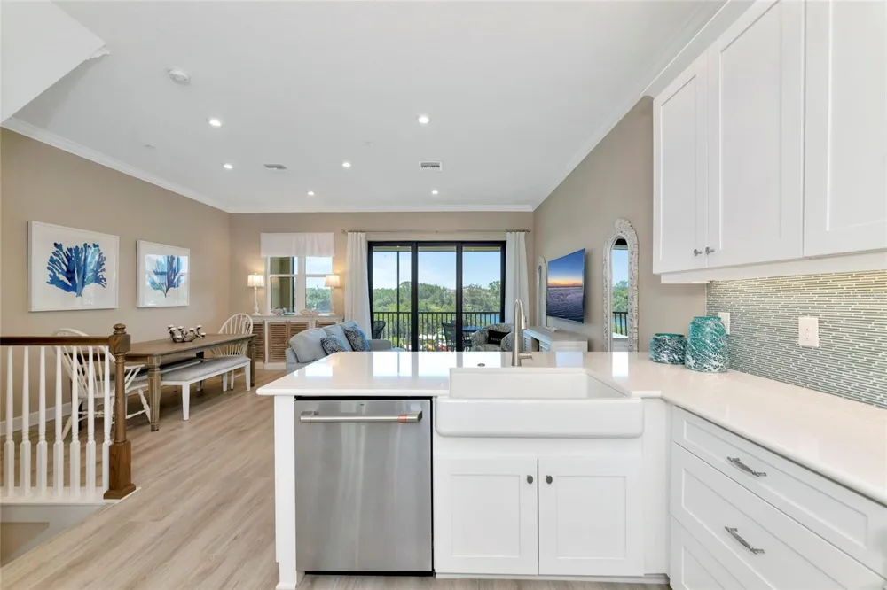 5589 CANNES CIRCLE #4-102 Sarasota, FL 34231